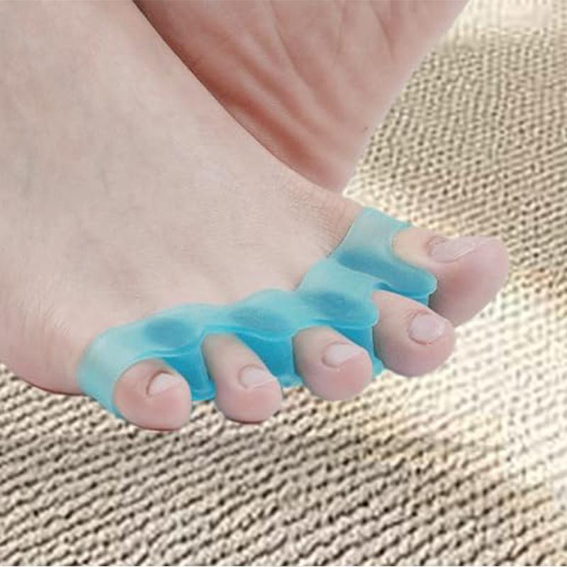 2pcs Four-Hole Toe Separator Silicone Overlap Toe Corrector Thumb Hammer Insoles Corrector Reusable Toe Spacers for Feet Spacers