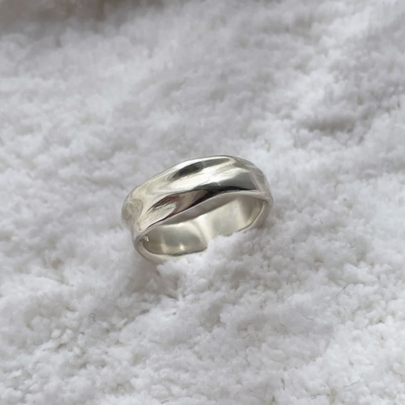 Melliv Flow Winding Ring_mvr17