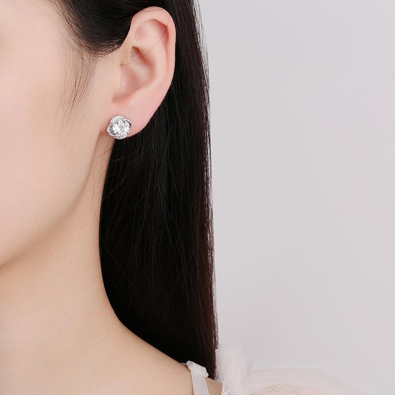 Hot-Selling Diamond Four-Leaf Clover Stud Earrings for Women - European and American Style