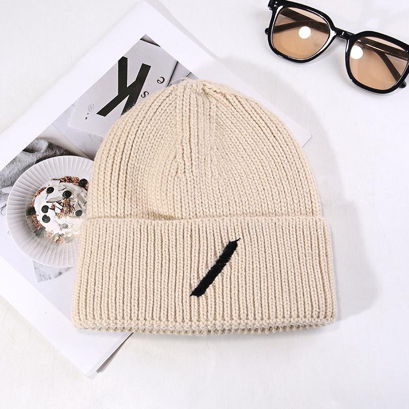 

Versatile embroidery thickened thermal ear protector hat riding cold hat large board couple hat M（56-58cm）