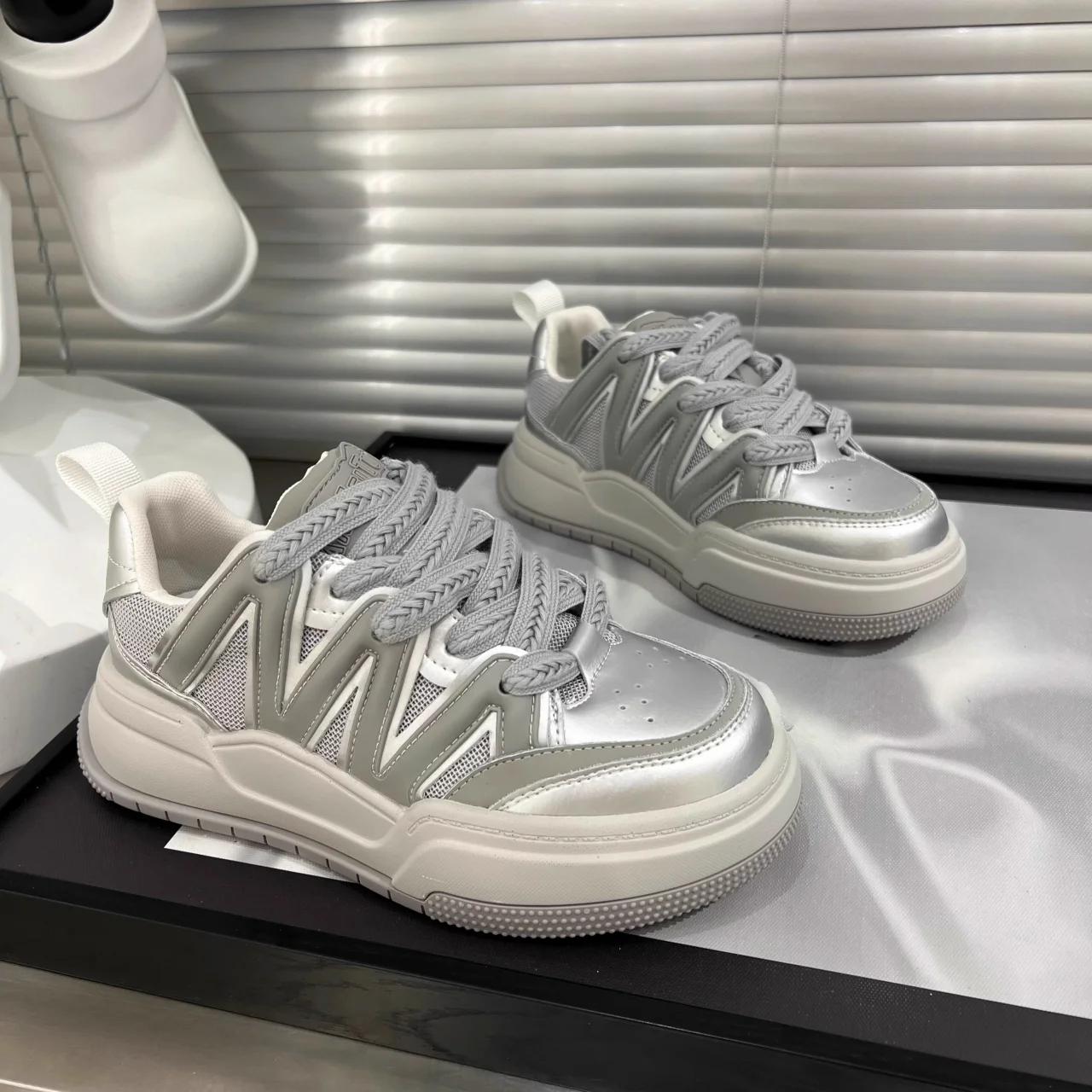 

Маленькие белые туфли на толстой подошве для женщин, новые дышащие сетчатые туфли для отдыха и спорта, серебристые туфли для доски 35