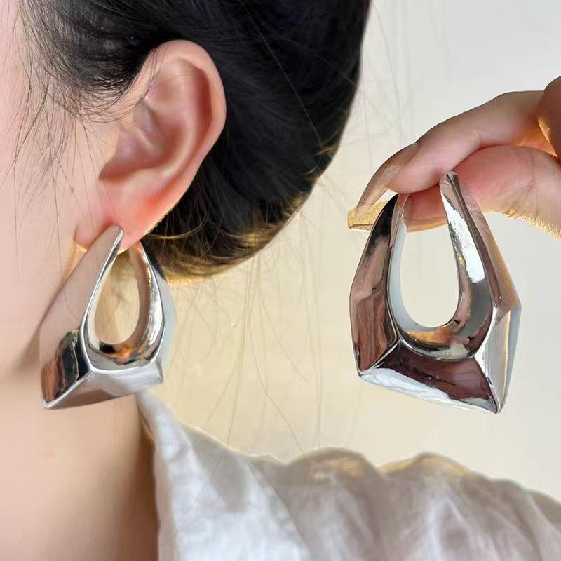 Exaggerated Geometric Metal Line Earrings: Unique Minimalist Studs for Women