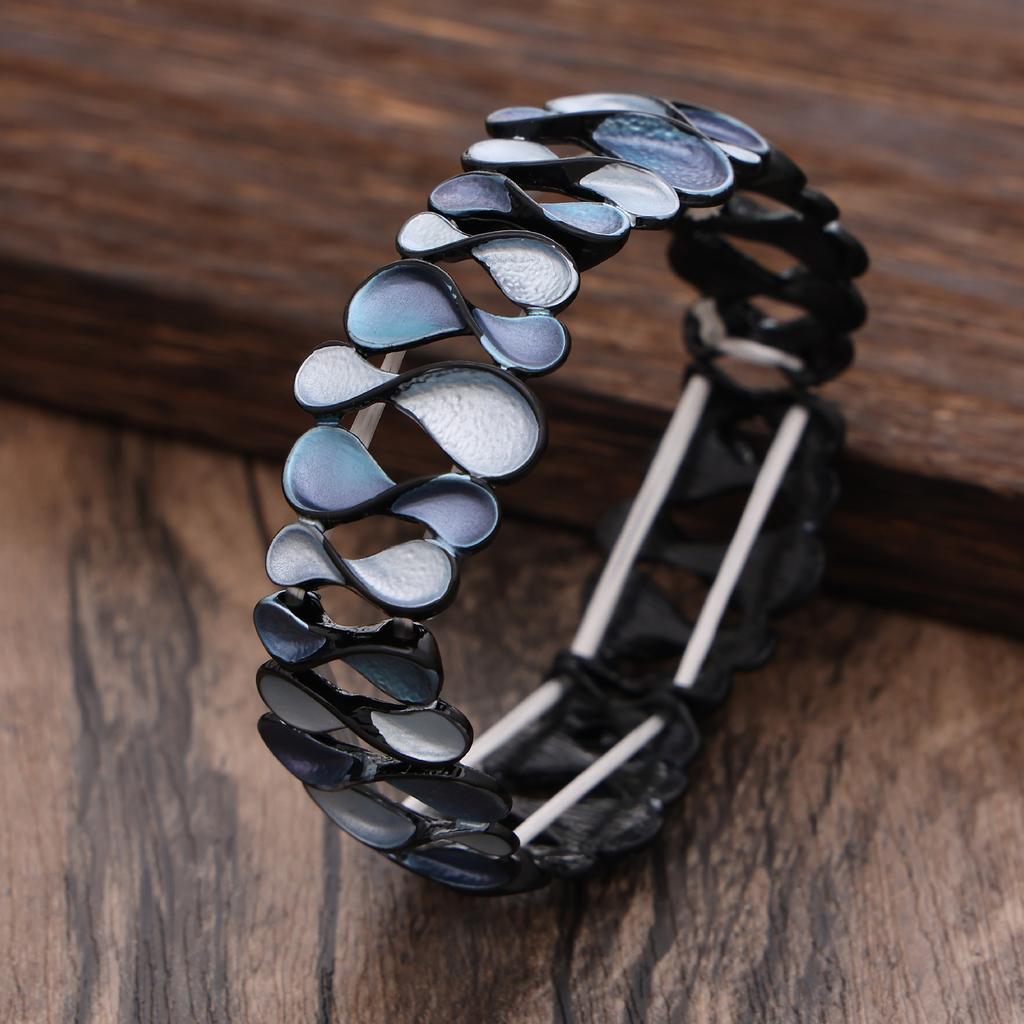 Enamel Geometric Hollow 8-character Flower Bracelet Gun Black Personality Women's Premium Sense Alloy Bracelet