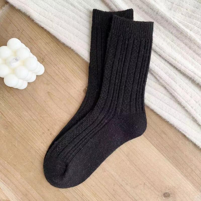 Women's Autumn and Winter Warm, Soft and Pure Color Wool Socks, Retro Thickened Twisted Medium Long Tube Pile Socks, Wool Socks