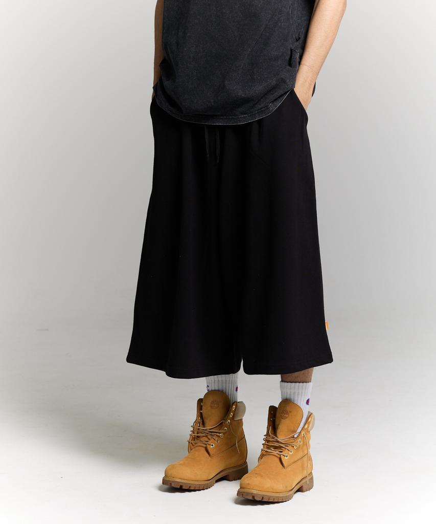 PHILIPPAKER Bermuda Giant One-Pleat Sweatshirt Crotch-Length Pants Lovelyon Black