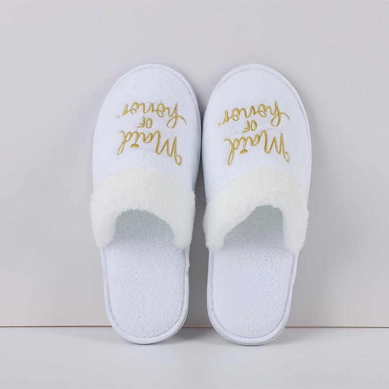 

Premium Non-Slip Disposable Slippers for Hotels, B&Bs, and Salons - Ideal for Brides and Bridesmaids 27*10 cm