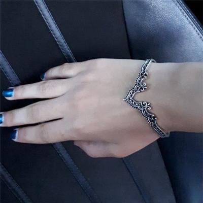 Hot Selling European and American Retro Exaggerated Hollow Lace Pattern Wristband Fashion Crown Bracelet Accessories
