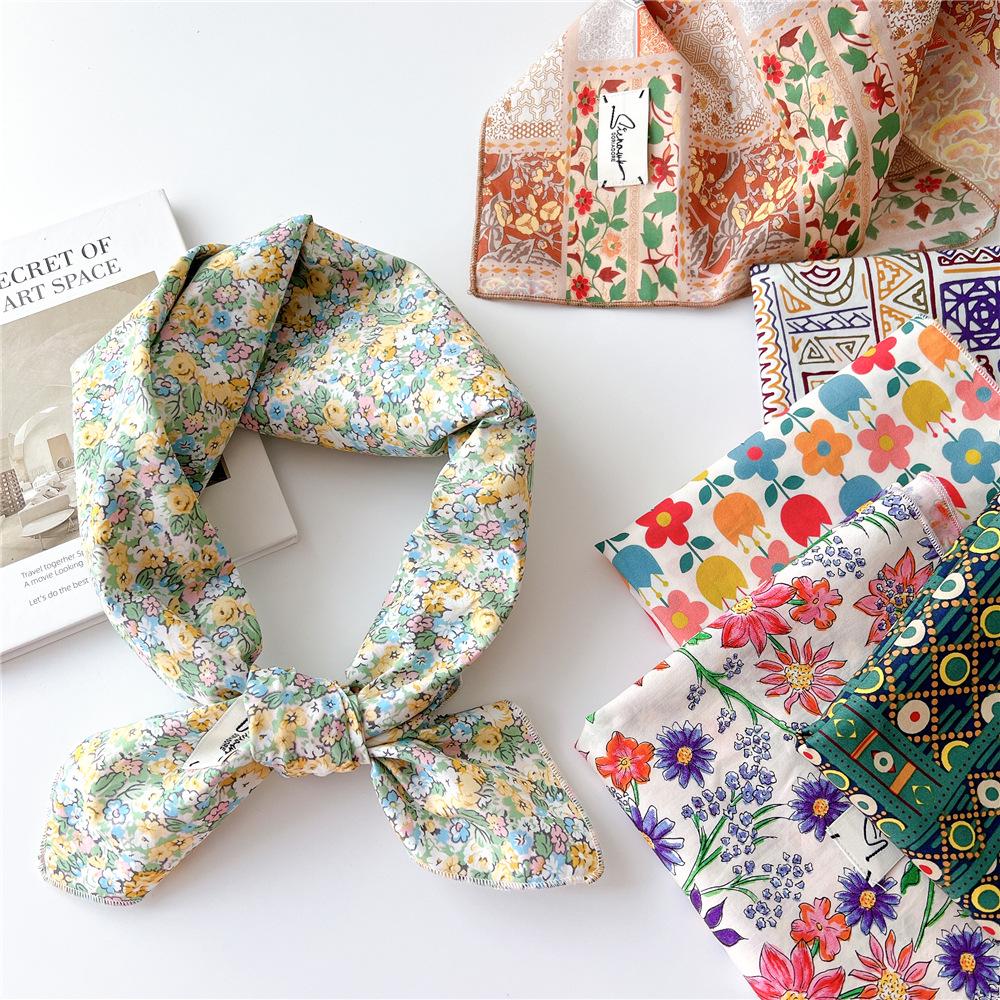 Silk-Blend Women's Square Scarf for Neck Protection - Ideal for Spring, Autumn, and Summer Outfits