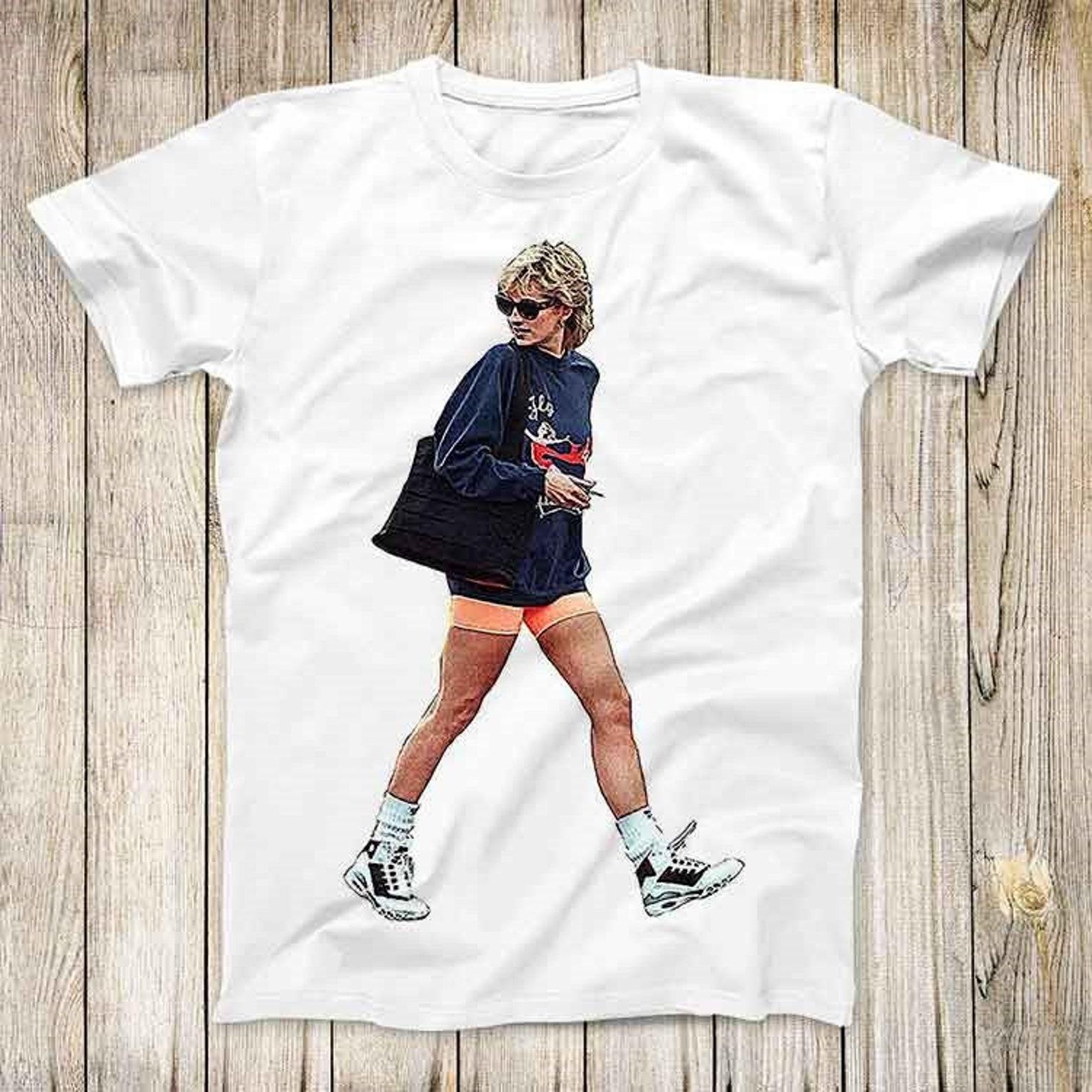 Magazine Princess Diana Streetwear Vintage TV Sportswear Top Tee Best Seller Birthday Gift Men Women Unisex T-Shirt 3200 S