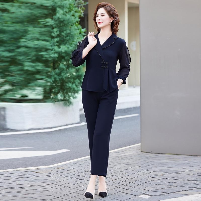 2026 Elegant Spring Suit: Stylish Two-Piece Set for Middle-Aged and Elderly Women