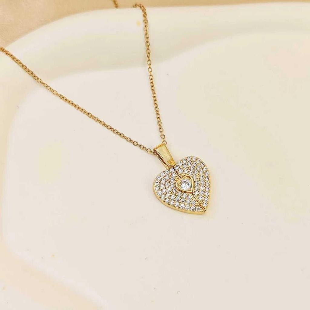 Women's Gold-Plated Copper Necklace: Luxury Fu Lu Pendant Clavicle Chain - Versatile Fashion Accessory