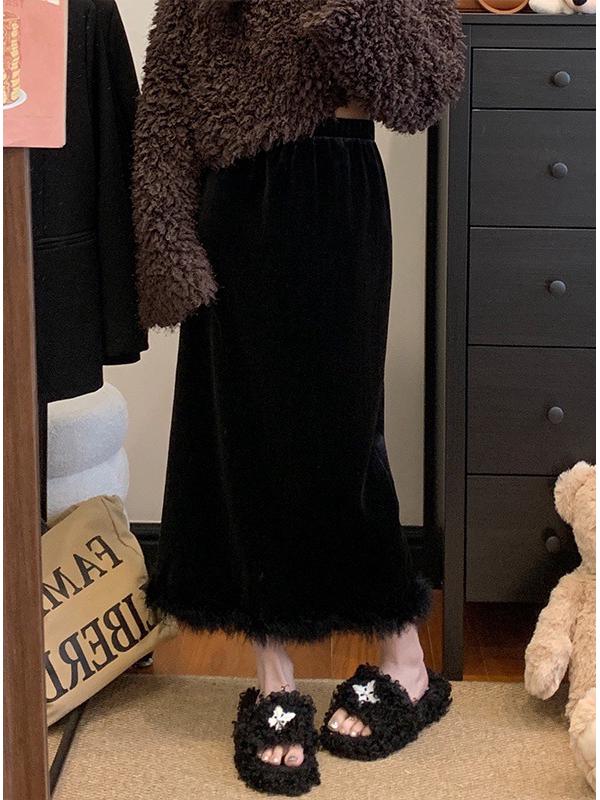 

Plus Size Velvet Fur-Trimmed High-Waist Slit Skirt L (suggested weight 100-120 lbs)