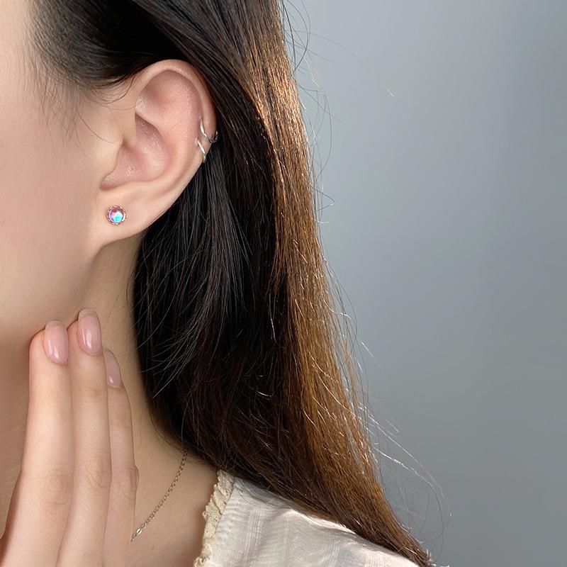 Ohrringe mit Mondstein-Einlage für Damen-Temperament-Design Leichter Luxus Neuer Stil für das Neue Jahr