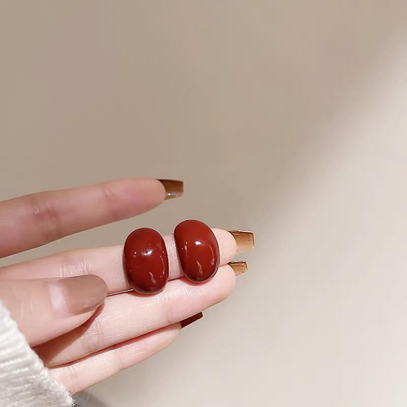 Wind fashion versatile stud earrings women's hot-selling high-end temperament trendy earrings street stall night market explosion
