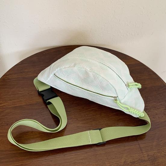 Dámská malá crossbody taška, ledvinka s nastavitelným popruhem, přenosná náprsní taška pro každodenní cestování, práci, dojíždění a další aktivity.