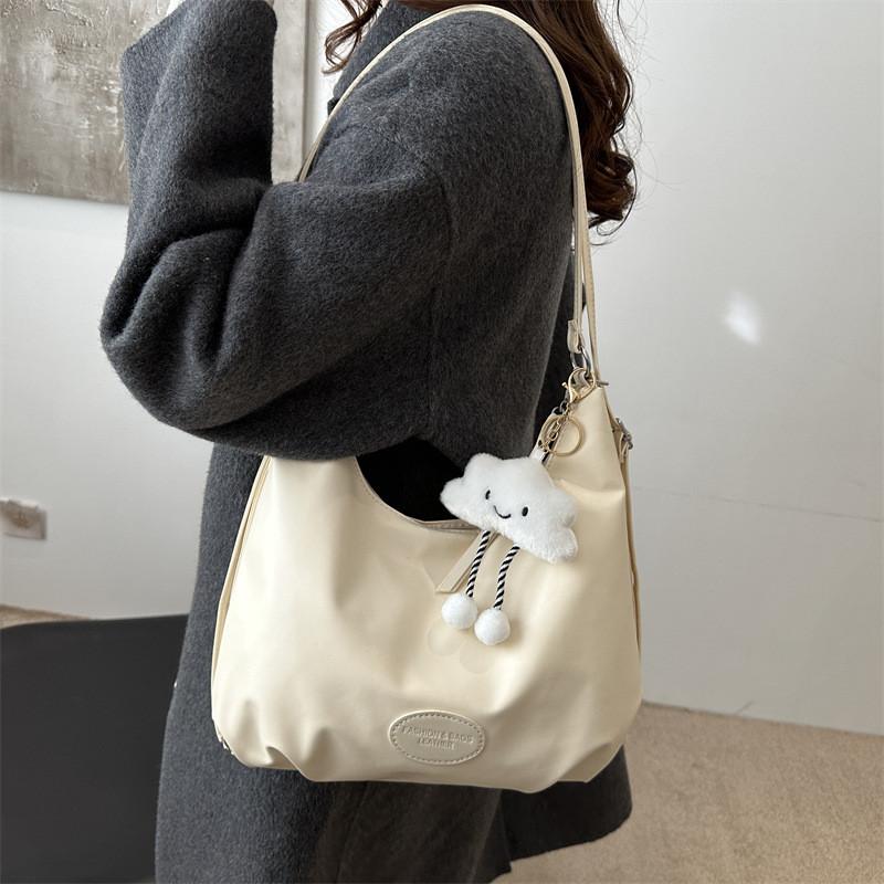 Chic And Fashionable Shoulder Tote Bag For Women With Spacious Design Options