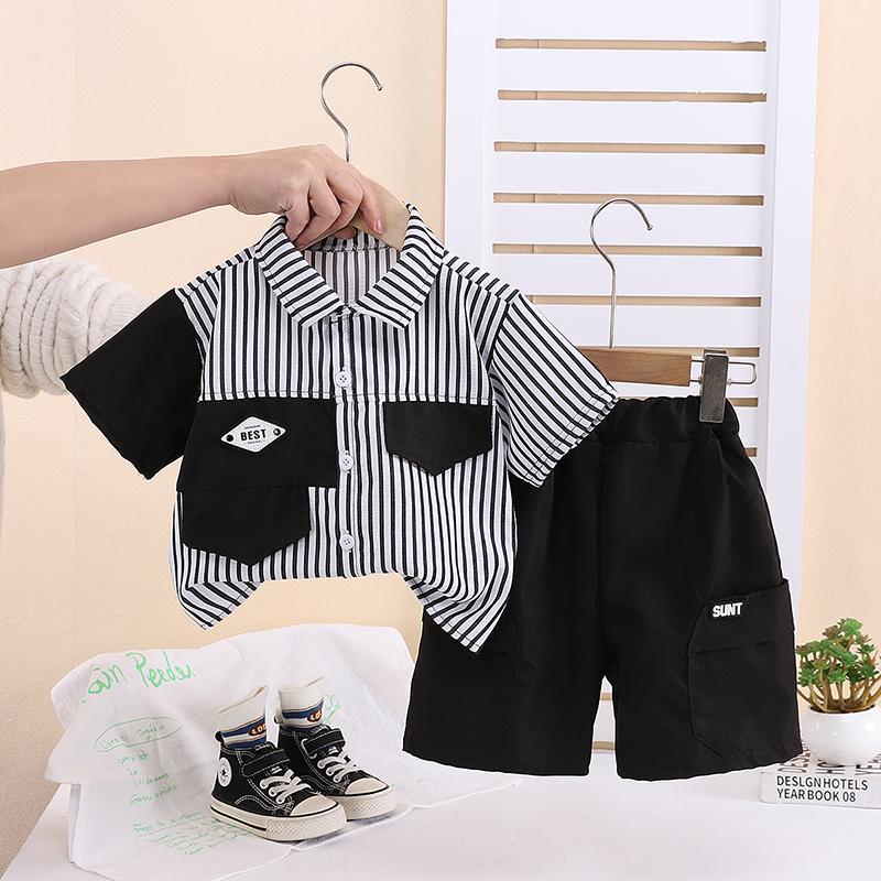 

Детский комплект с короткими рукавами. Милый модный комплект из двух предметов: рубашка и шорты для мальчиков. Детская повседневная одежда. чёрный
