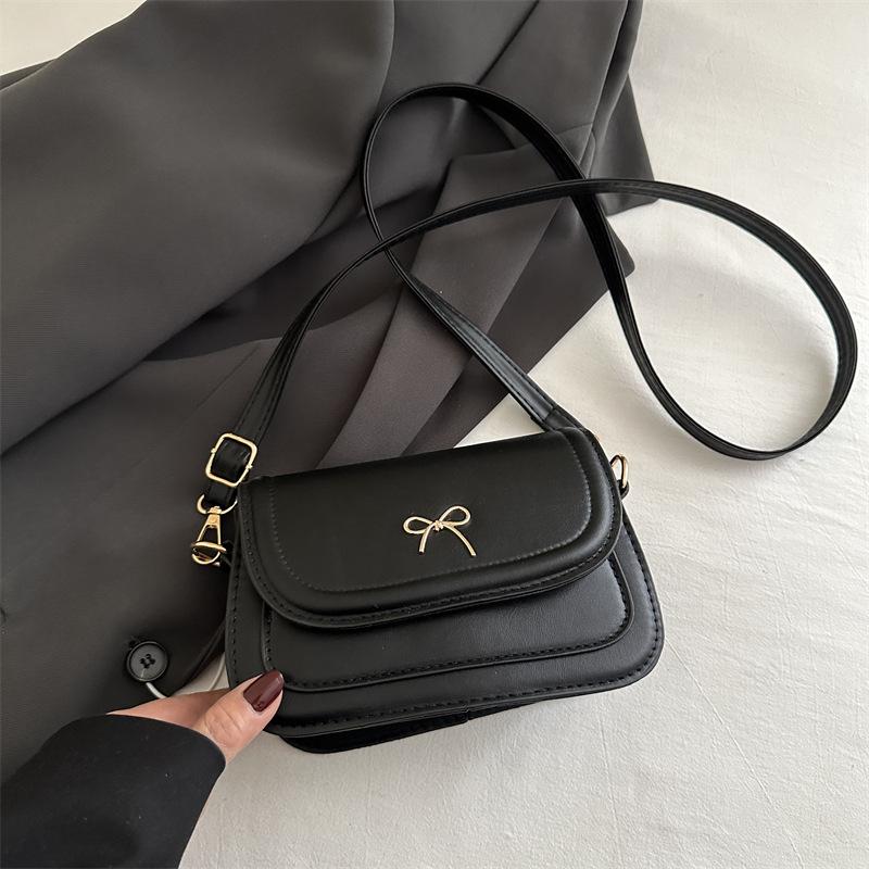 New armpit bag women's simple solid color shoulder saddle bag trendy fashion messenger small square bag