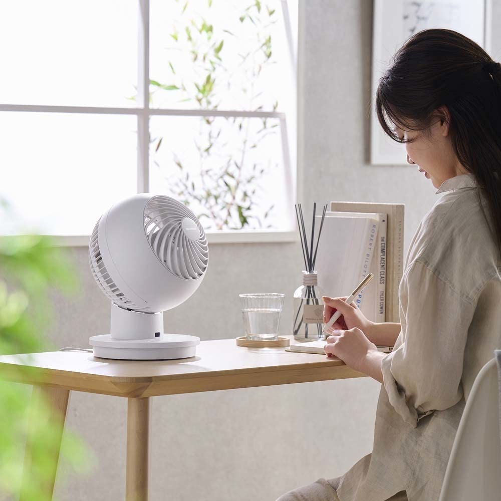 Circulator Eye Left and Right Swing White Iris Ohyama PCF-KSC151-EC