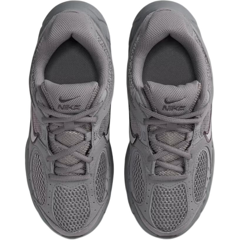 Nike V5 RNR GS Punta a Matita Grigio Atmosfera Scarpe da Ginnastica per Bambini IO1644-001