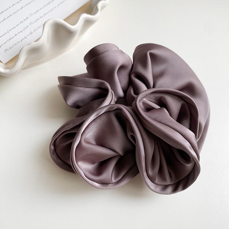 "High-End French-Style Satin Hairband: Fashionable Wood Ear & Flower Bud Design"