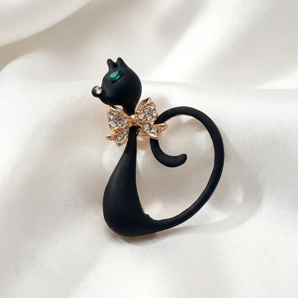 Creative Wild Cat Animal Brooch Simple Versatile Enamel Pin Fashion Jewelry Accessory for Clothing Bags and Hats YNCP5816