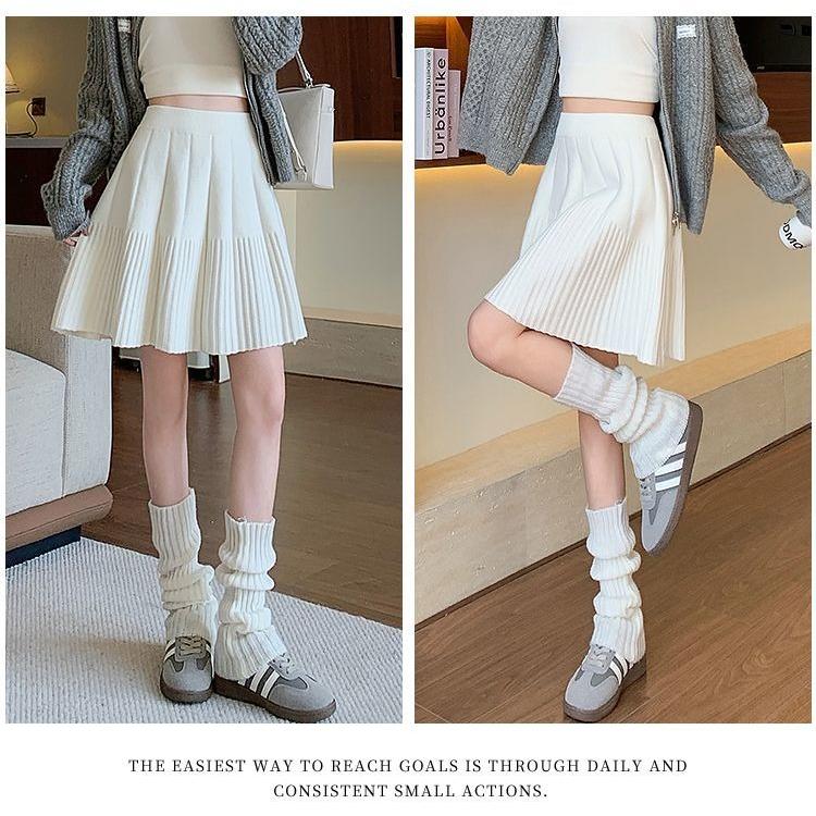 Women's Knit Mini Skirt Spring and Autumn High-waist Pleated Skater Skirt Knit Short Skirt