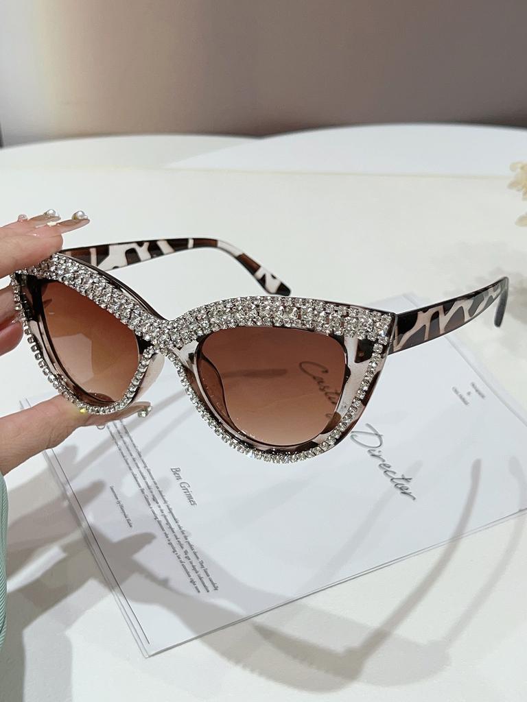 1Pc Women'S Cat-Eye Diamond High-End Shiny Trendyy Fashion Glasses Suitable For Daily Photography Unisex Holiday Gifts