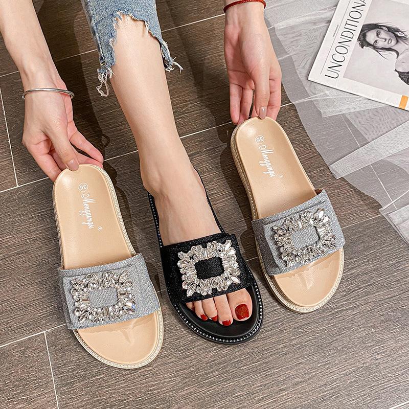 Mode Stora Storlekar 34-43 Kristallspänne Tofflor Kvinna Glitter Tyg Tofflor Utomhus&Hemma Casual Flipflops Dam Slip On Platta Sandaler Femme