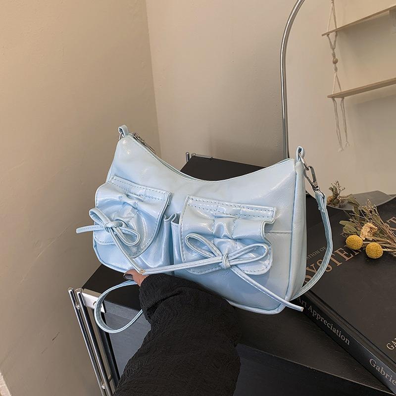 Unique niche design bag women's new spring and summer versatile messenger bag exquisite handbag small carry