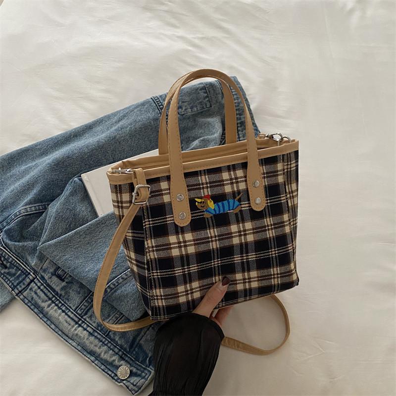 Stylish Cartoon Fashion Bucket Bag For Women With Trendy Patterns And Soft Canvas Material