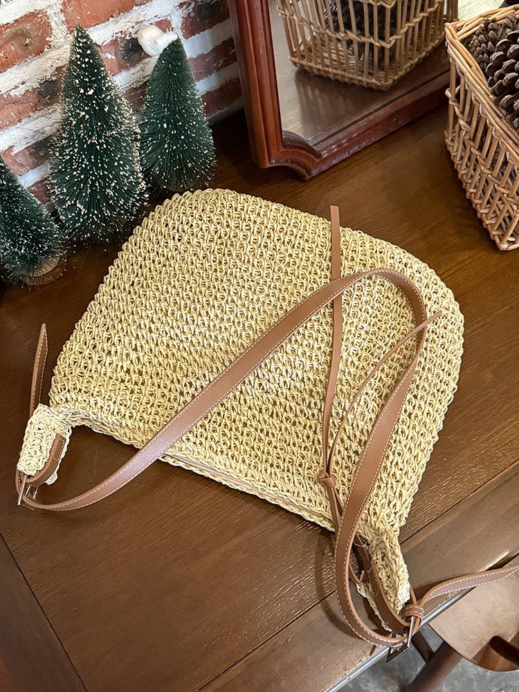 Large capacity summer seaside vacation woven bag new high-end messenger straw bag niche commuter shoulder bag