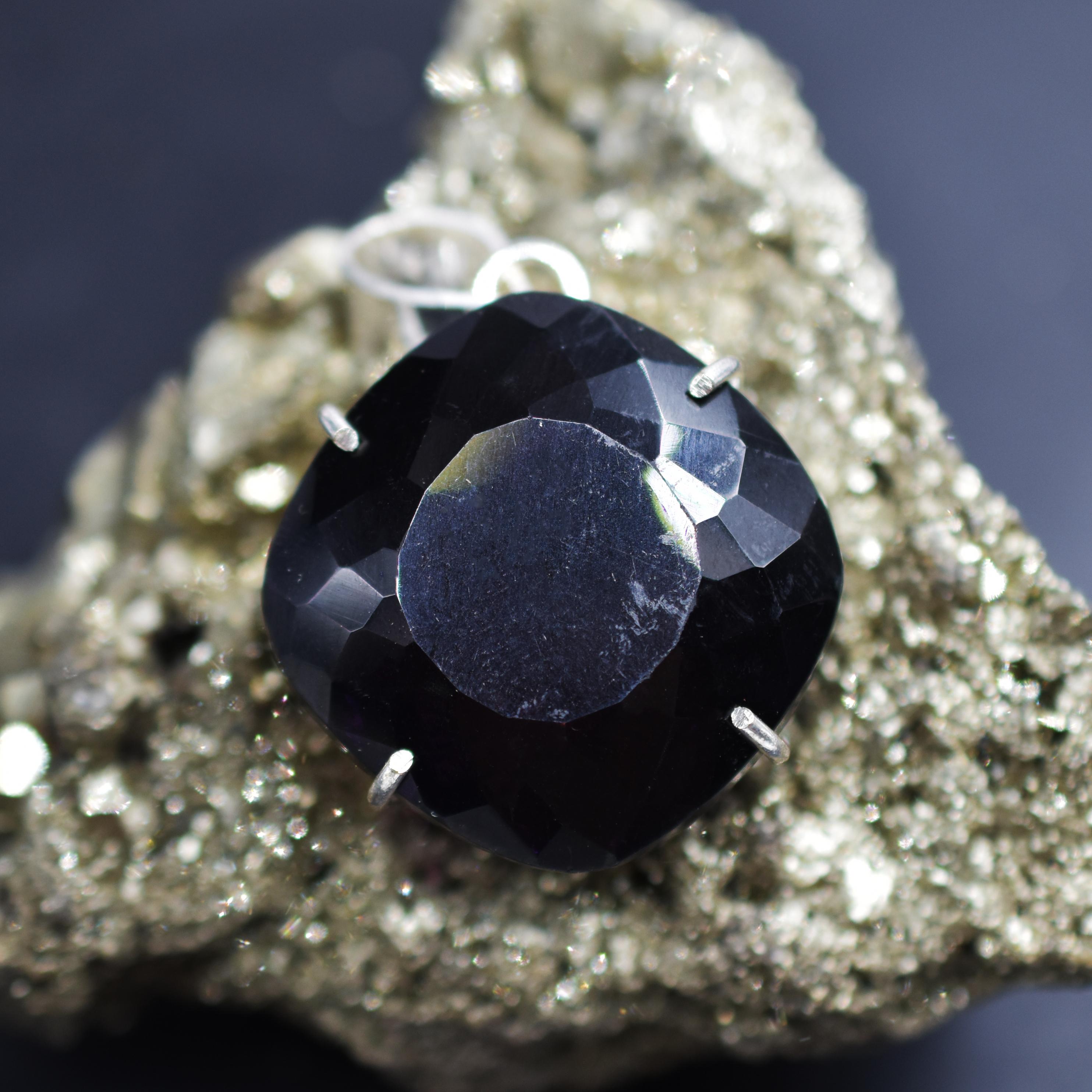 

Natural Purple Onyx Pendant 925 Sterling Silver 105.70 Ct Gemstone Certified my-360-k 42.5 mm approx фіолетовий