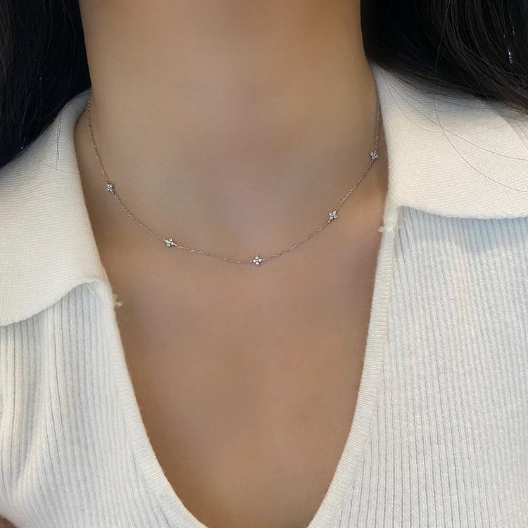 S925 Sterling Silver Four-Leaf Clover Necklace: Light Luxury, High-End Versatile Clavicle Chain with Starry Sky Design for Women