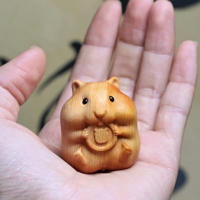 Small Animal Statues Wooden Hand Carved Arborvitae Wood Cute Mini Sculpture Art Decorative Handmade Handcrafted Decoration