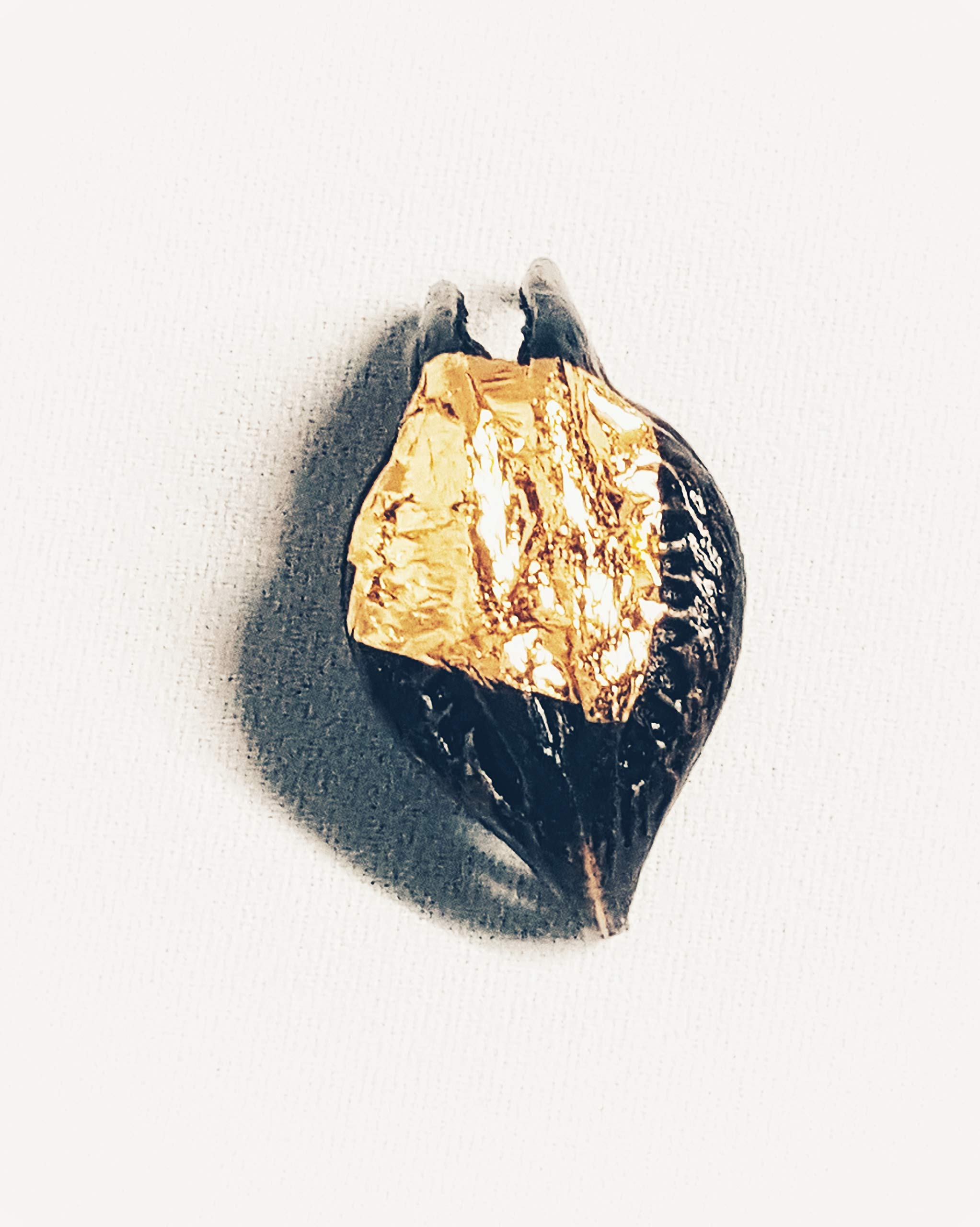 

JUBILANT899 PHA YA LEB KRUD Carved Tiger Made from a special wood This amulet is intended to protect you from black magic and other forms of evil.