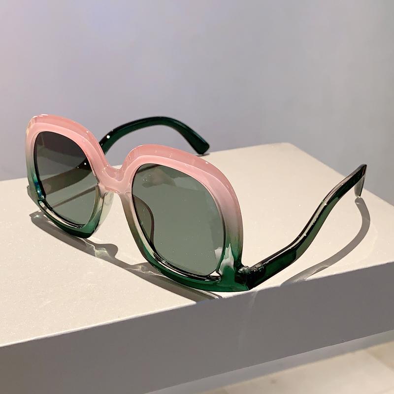 Oversized Round Sunglasses Stylish Vintage Candy Color Frame Women Eyewear  New Brand Design Gradient UV400 Shades