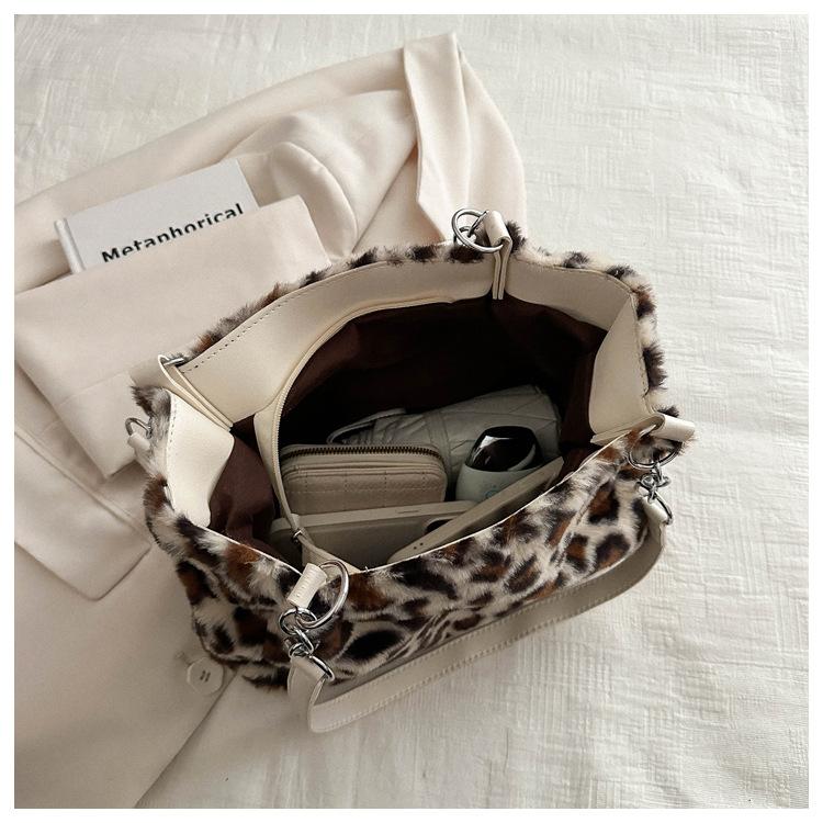Leopard Print Plush Faux Fur Tote Bag Trendy Chain Strap Shoulder Handbag Casual Chic Design for Women