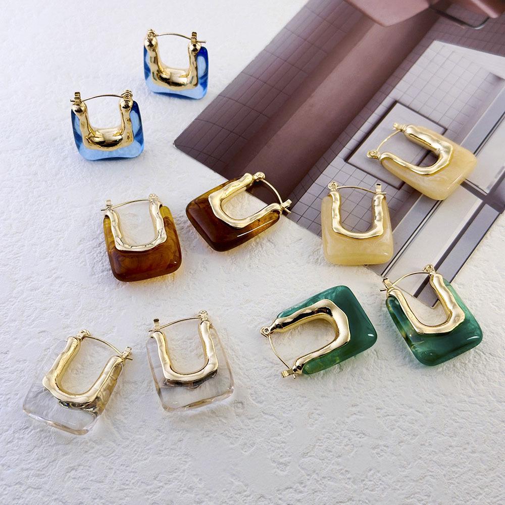 Hong Kong Style Retro U-Shaped Earrings: Elegant, Simple Design, Fashionable Light Luxury for Women