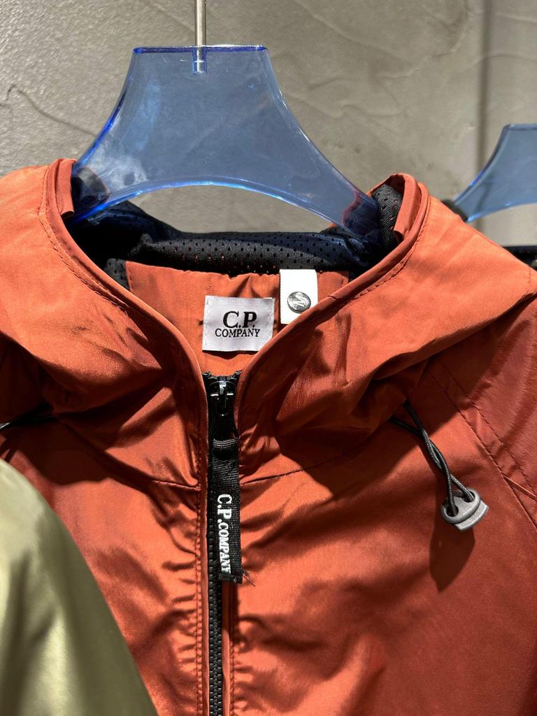 Cross Europe 25SS Men's and Women's Windbreaker Jacket with Inner Mesh and Glasses Lens Holder