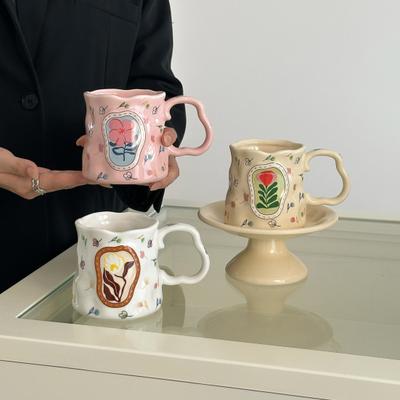 Keramisk Kaffemugg med Ergonomiskt Handtag Tål Diskmaskin Oregelbundet Blommönster Nyhetsmugg för Kaffe