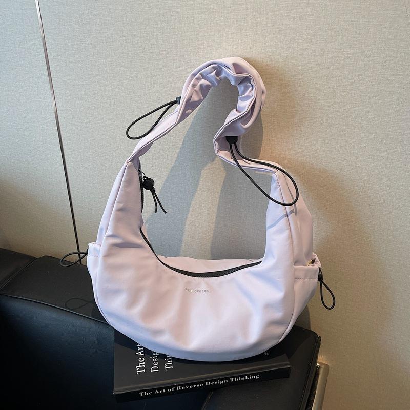 Lazy wind large capacity dumpling bag women's new versatile shoulder messenger bag niche leisure commuter bag