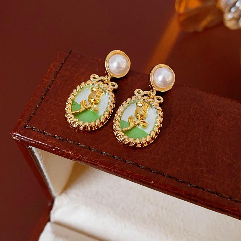 Vintage Silver Pearl Stud Earrings - Elegant Light Luxury Court Style