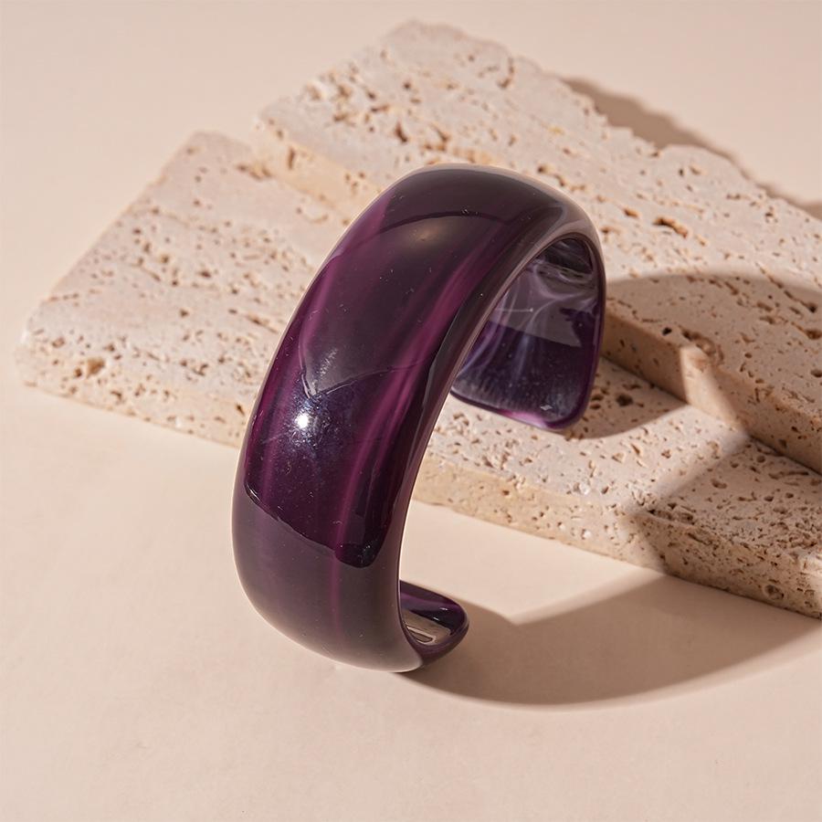 Retro Acrylic Geometric Circle Open Bangle - European & American High-End Women's Statement Jewelry