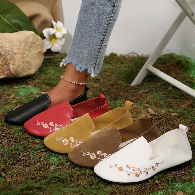 Women's Round Head Flat Embroidered Low Top Single Shoes Embroidery Shallow Four Seasons Lazy Peas Shoes