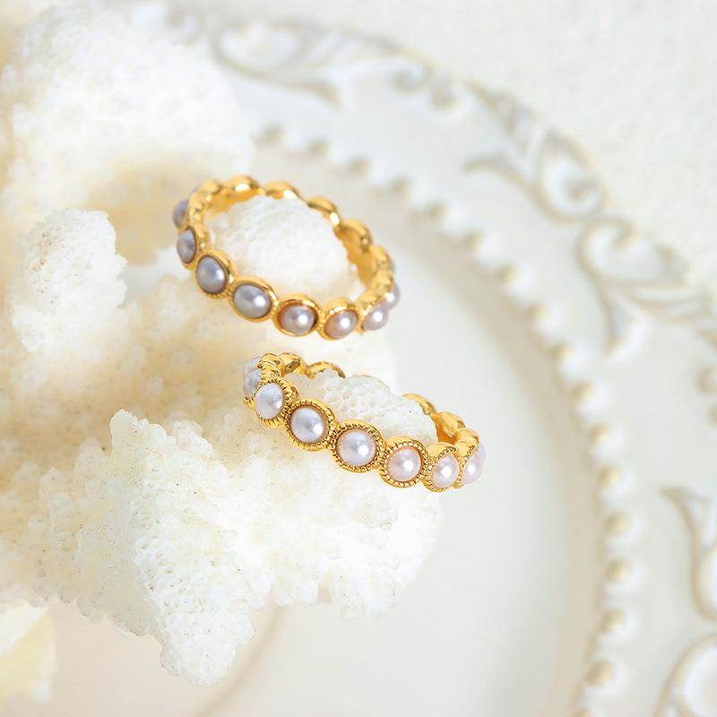 Chinese Retro Gypsophila Shell Bead Ring: Luxurious, Non-Fading Titanium Steel Jewelry for Women