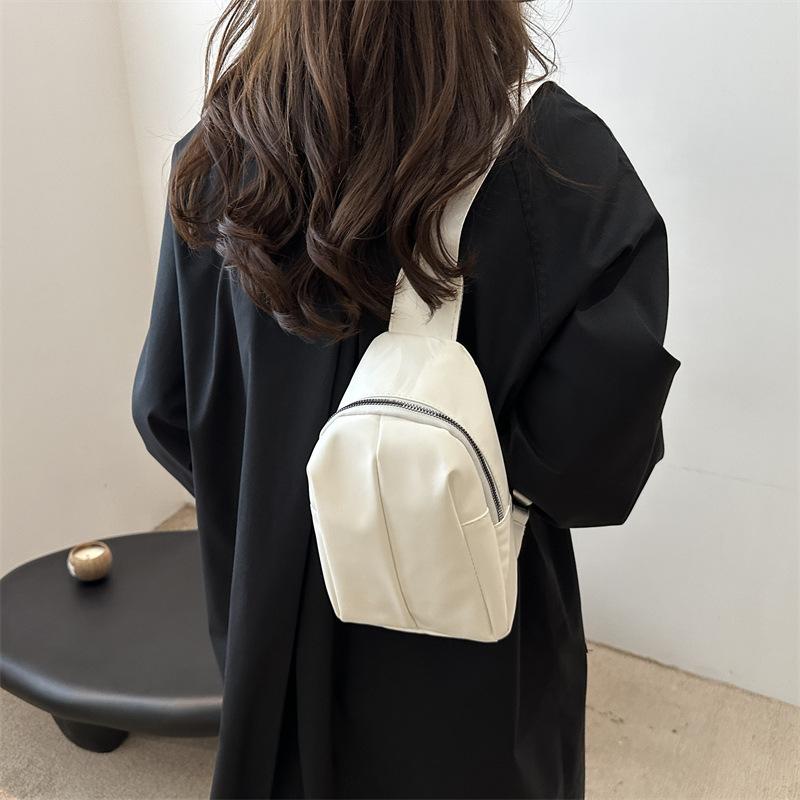 2025 Winter New Small Fresh and Fashionable Shoulder Breast Bag Korean Fanny Pack Personalized Retro and Beautiful Commuter Messenger Bag
