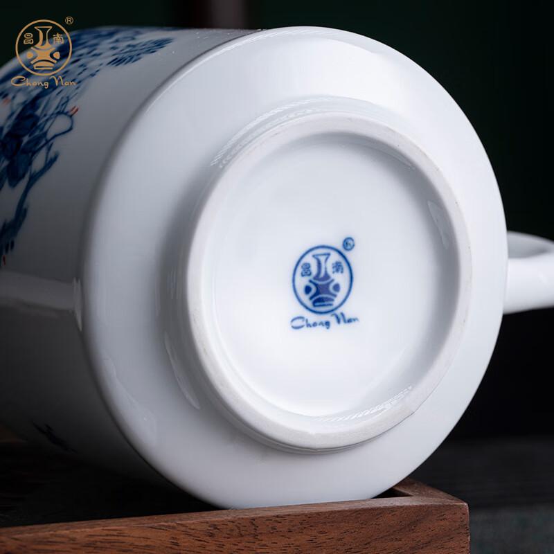 Jingdezhen Hand-Painted Blue & White Ceramic Tea Infuser Cup