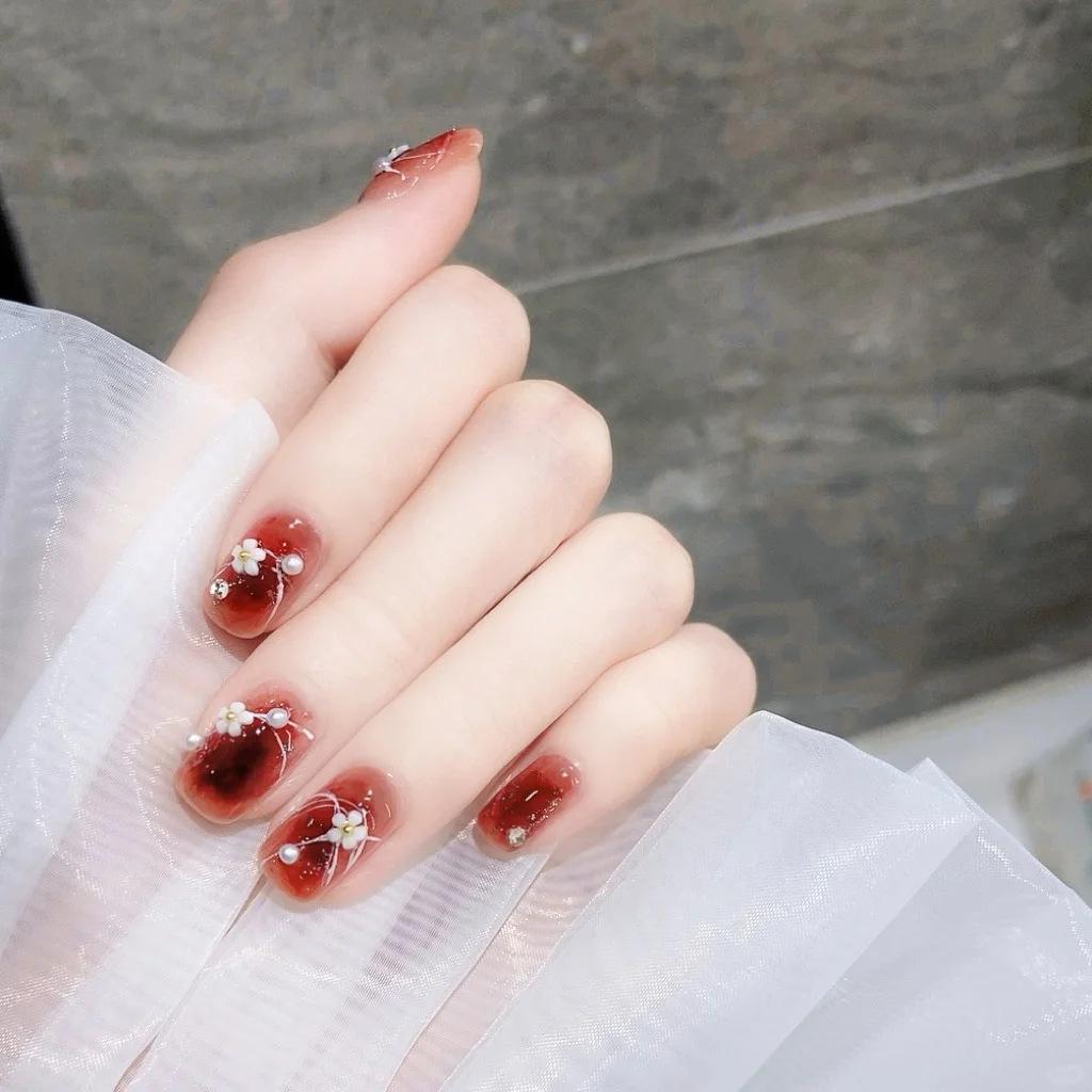 Handmade Detachable Ice-Clear Red Gradient Flower Short Nail Tips
