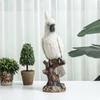Papageienfigur geschnitzt mit Baumstamm-Basis Vogelstatue